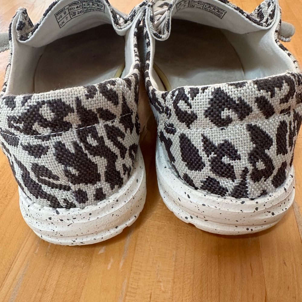 Hey Dude Ladies Wendy Woven Cheetah grey size 9